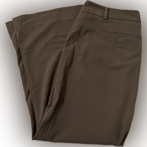 New York & Company Pants - NY&CO - Stretch - Brown Dress Pants - Size 6